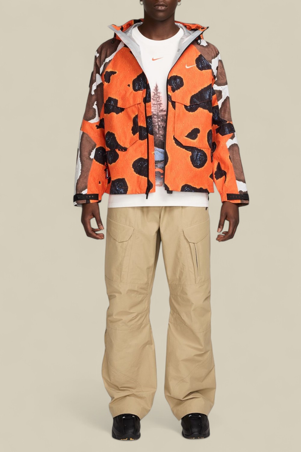 תמונת כל הלוק של מכנסי קרגו